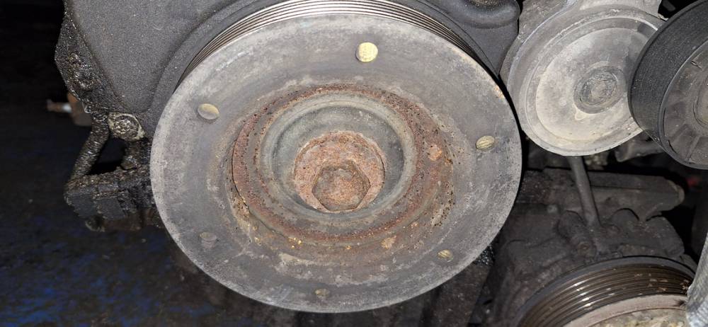 Volvo V50 2005 Koło zębate wału korbowego (tarcza - koło pasowe)