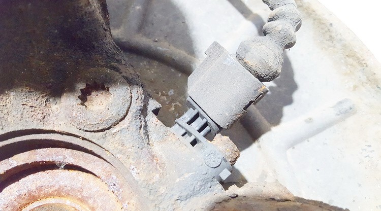 Volkswagen Golf 2004 czujnik ABS - PRZEDNIE PRAWE