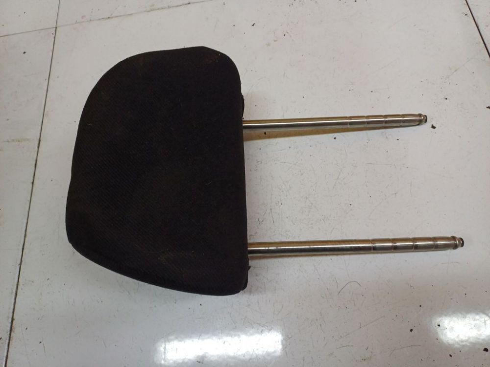 Volkswagen Golf 2000 Seat headrest - Thumbnail 3