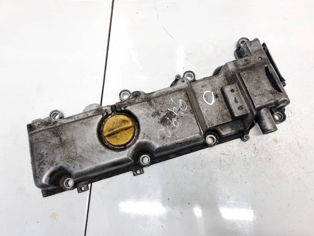 Opel Zafira 2001 Valve cover