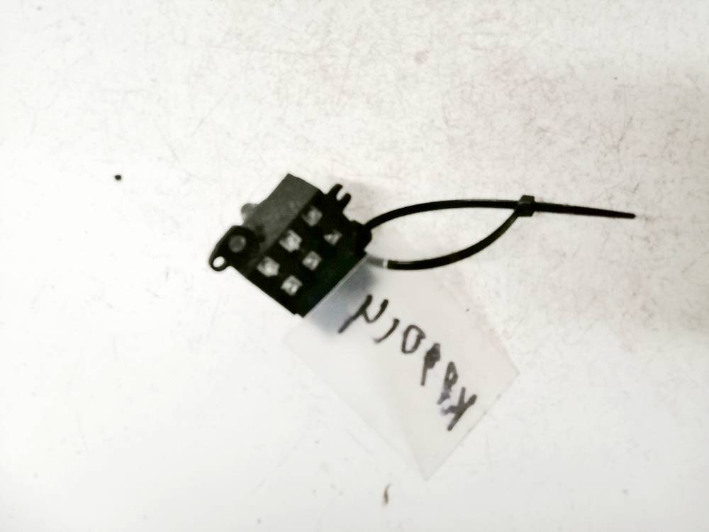 30505H Chrysler Voyager 1998 Power window control (Window Regulator-Window Switch)