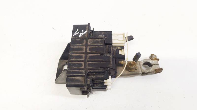 3483TA Toyota Prius 2005 Skrzynka bezpieczników