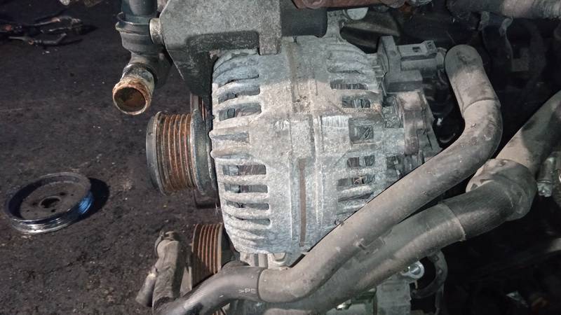 06F903023F Volkswagen Golf 2011 Alternator