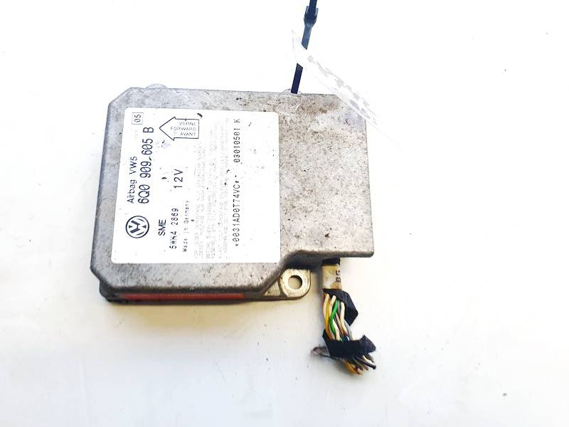 6Q0909605B Volkswagen Passat 2001 Airbag crash sensors module