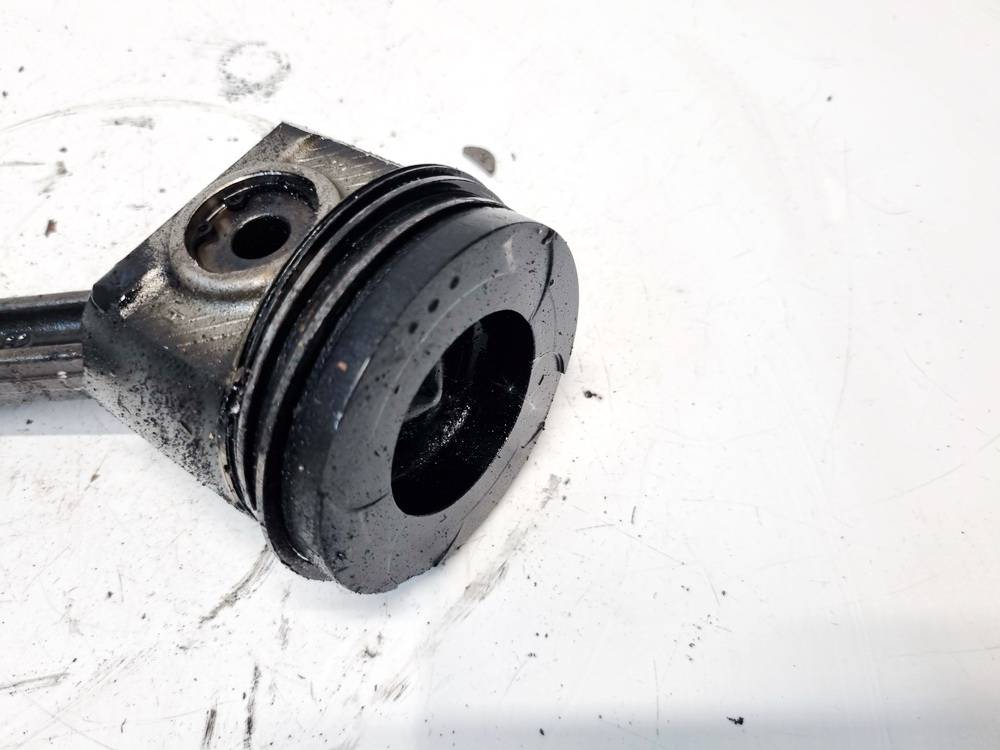 Nissan X-Trail 2002 Tłok z korbowodem - Thumbnail 2