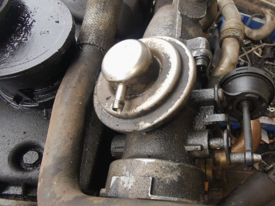 038131501J Ford Galaxy 2001 EGR Valve Exhaust Gas