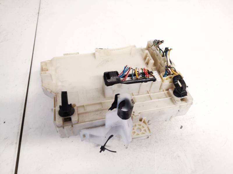 MN108319 Mitsubishi Colt 2005 Boîte à fusibles - Thumbnail 2