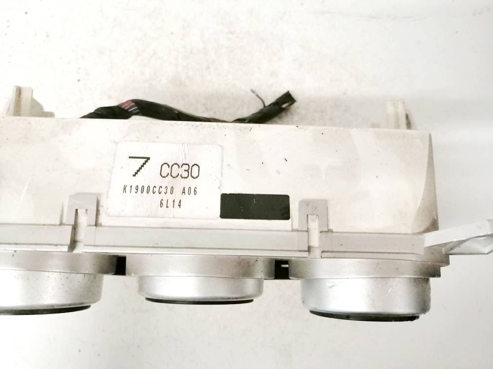 K1900CC30 Mazda 5 2006 Climate Control Panel (heater control switches) - Thumbnail 3