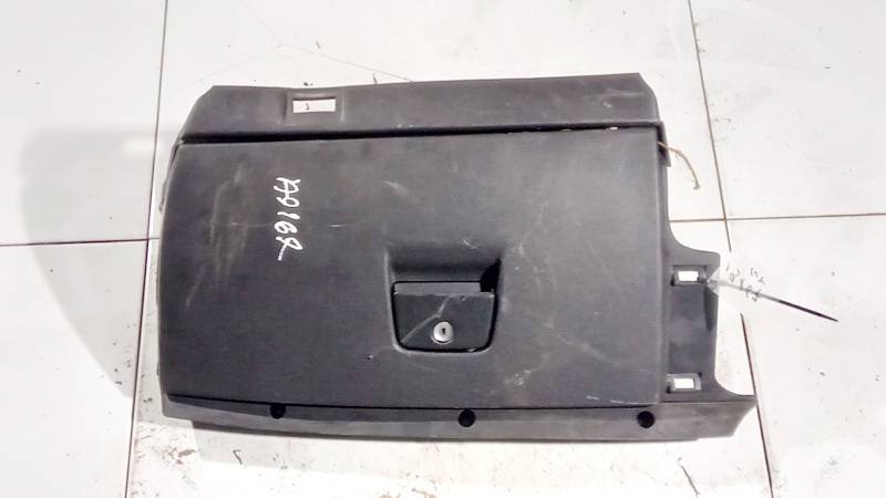 8626141 Volvo V50 2008 Schowek