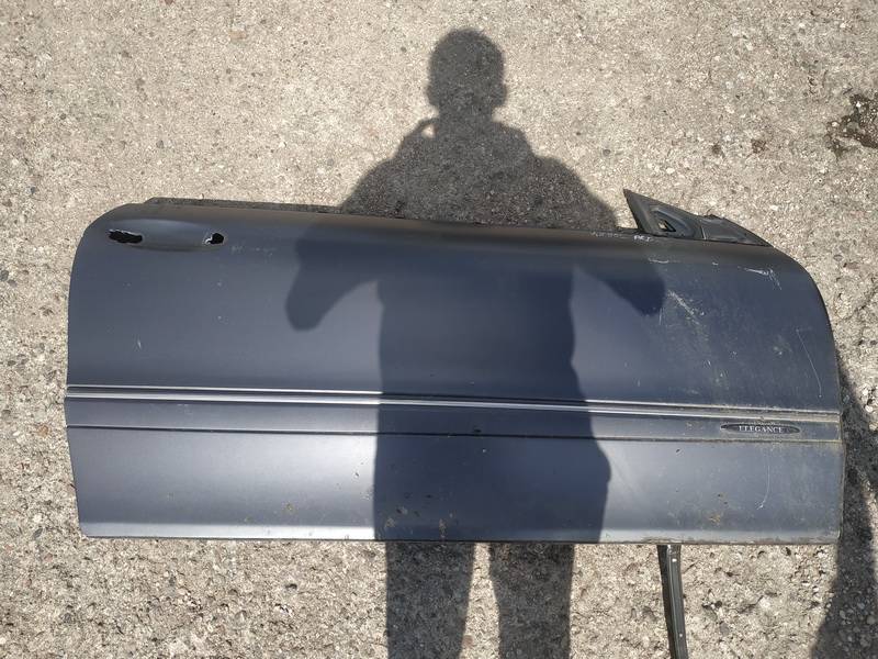 JUODOS Mercedes-Benz CLK-CLASS 2003 Doors - FRONT RIGHT