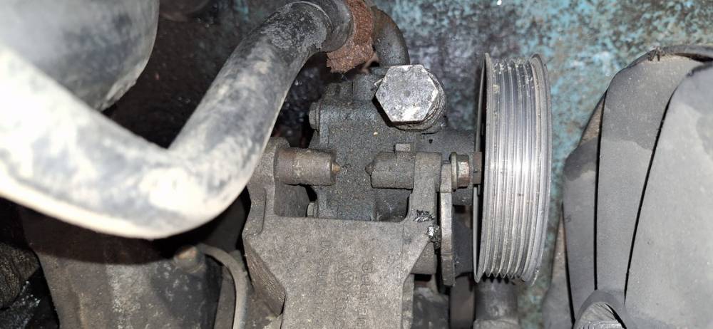 038145255B Skoda Superb 2005 Pump assembly - Power steering pump