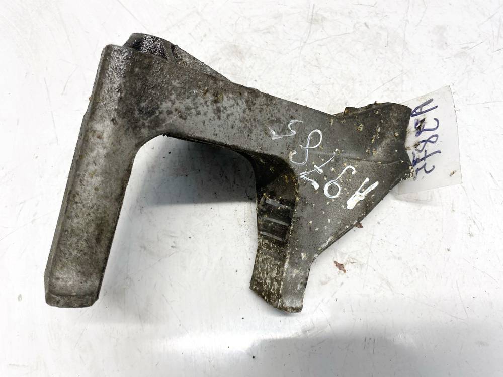 326C27 Citroen C5 2009 Engine Mount Bracket and Gearbox Mount Bracket