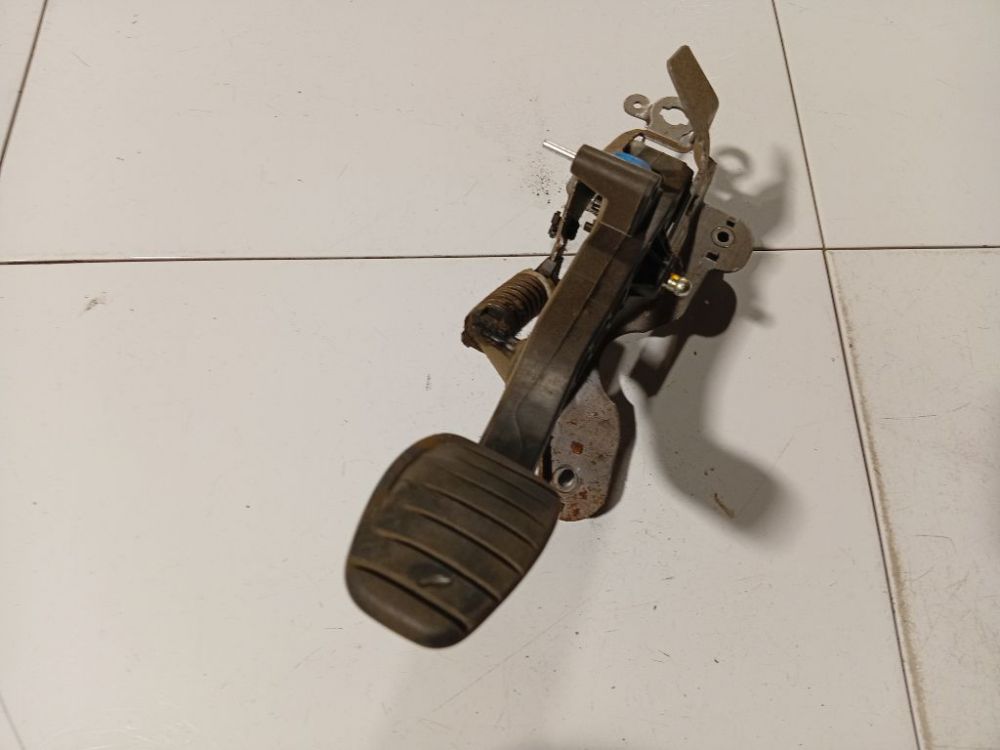 Renault Megane 2011 Clutch pedal