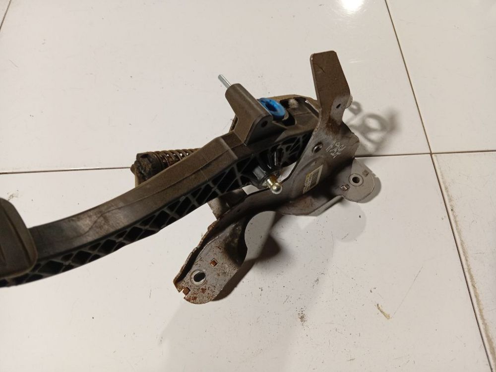 Renault Megane 2011 Clutch pedal - Thumbnail 3