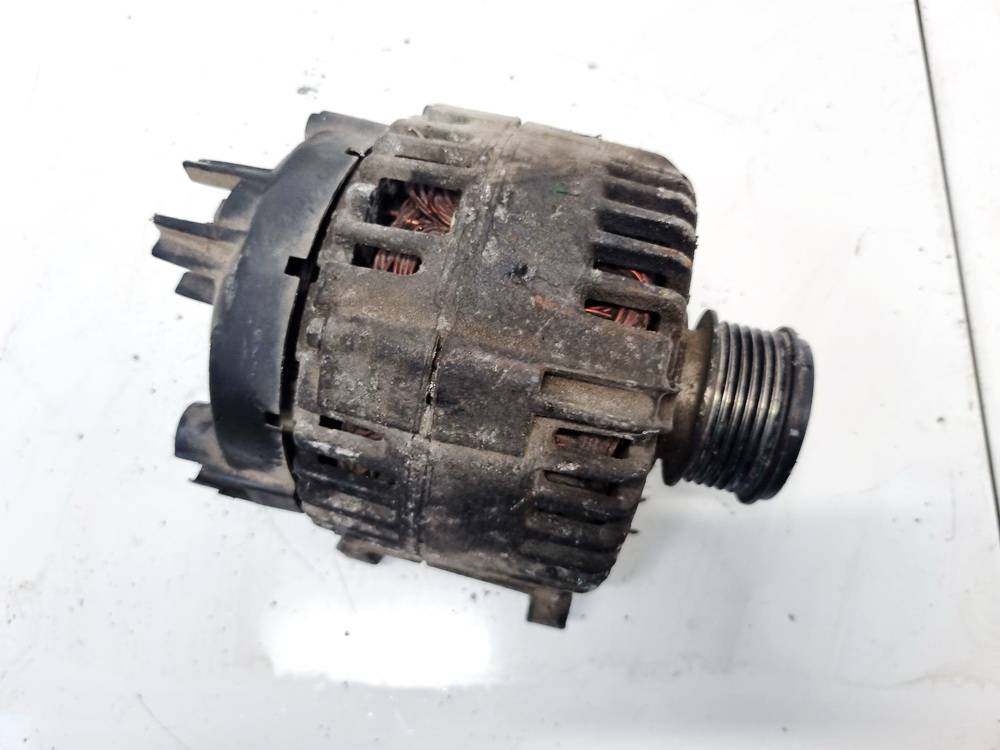 06F903023C Volkswagen Golf 2004 Alternator