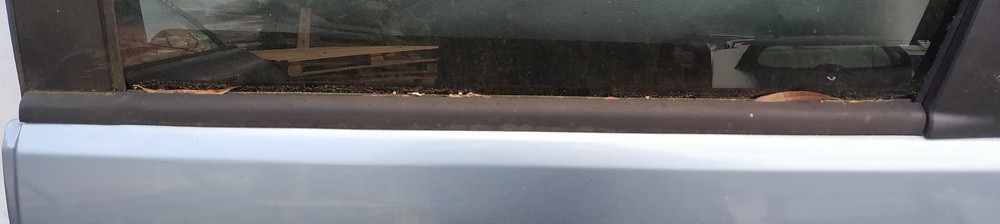 Ford C-MAX 2007 Durvju stikla sloksne - AIZMUGURE PA KREISI