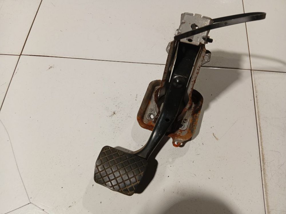 1K1723057AR Volkswagen Passat 2008 Pedal work, Brake pedal, Pedal bracket, Clutch pedal