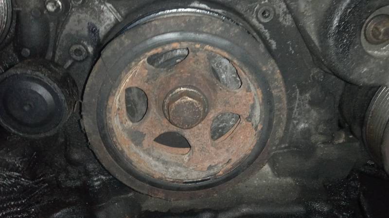 Chrysler 300C 2005 Alkuninio veleno dantratis (skyvas - skriemulys)