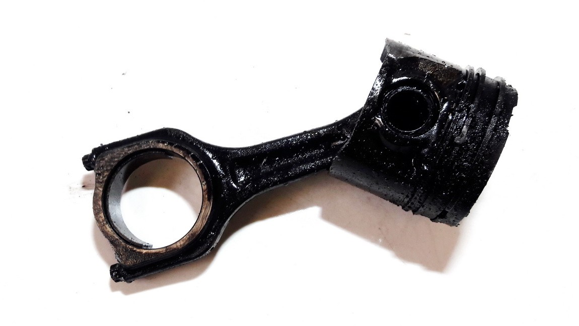 Ford Fiesta 2004 Piston and Conrod (Connecting rod)