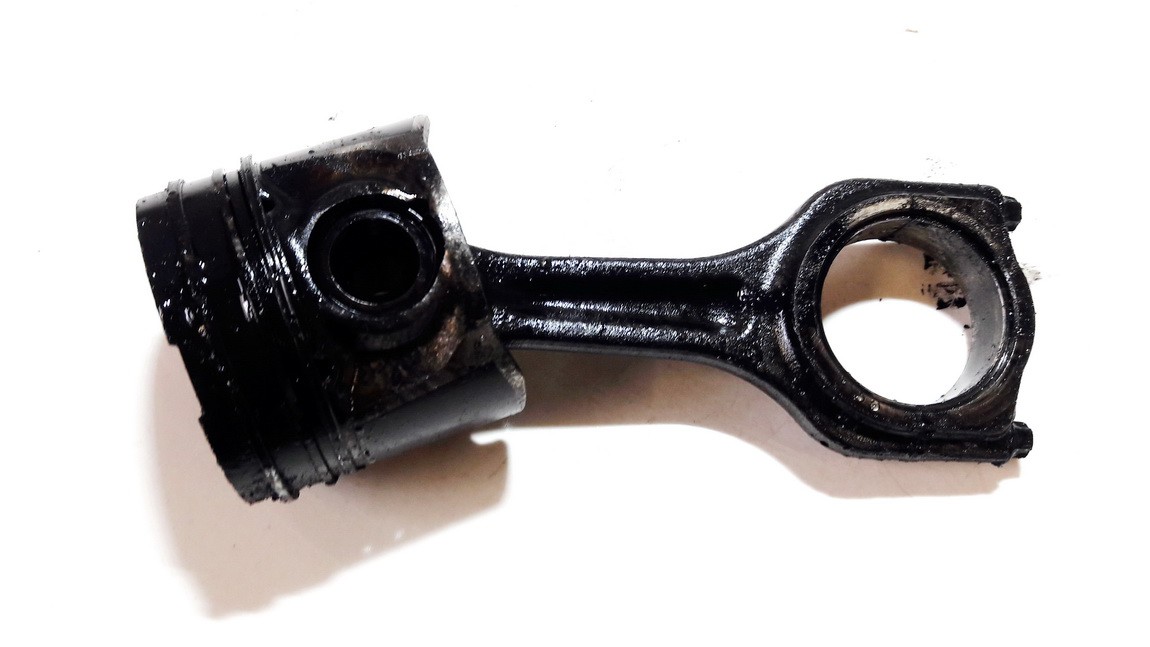 Ford Fiesta 2004 Piston and Conrod (Connecting rod)