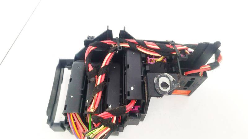 8T8971845 Audi A4 2016 Skrzynka bezpieczników - Thumbnail 2