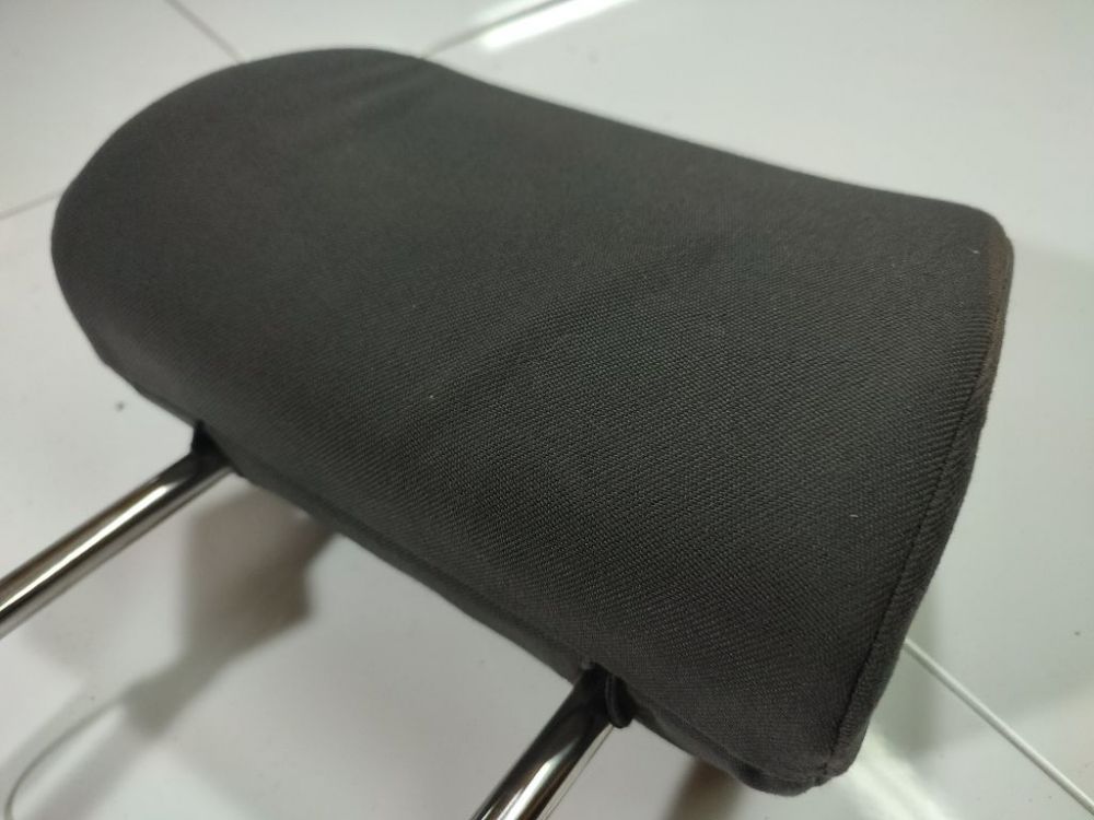 Volkswagen Golf 2004 Reposacabezas del asiento - Thumbnail 3