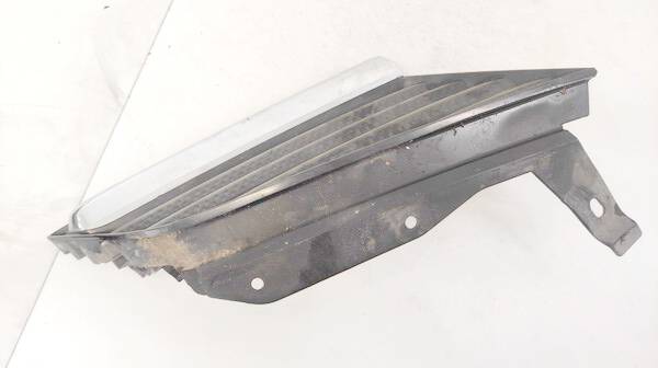 62320AU300 Nissan Primera 2004 Hood grille - FRONT