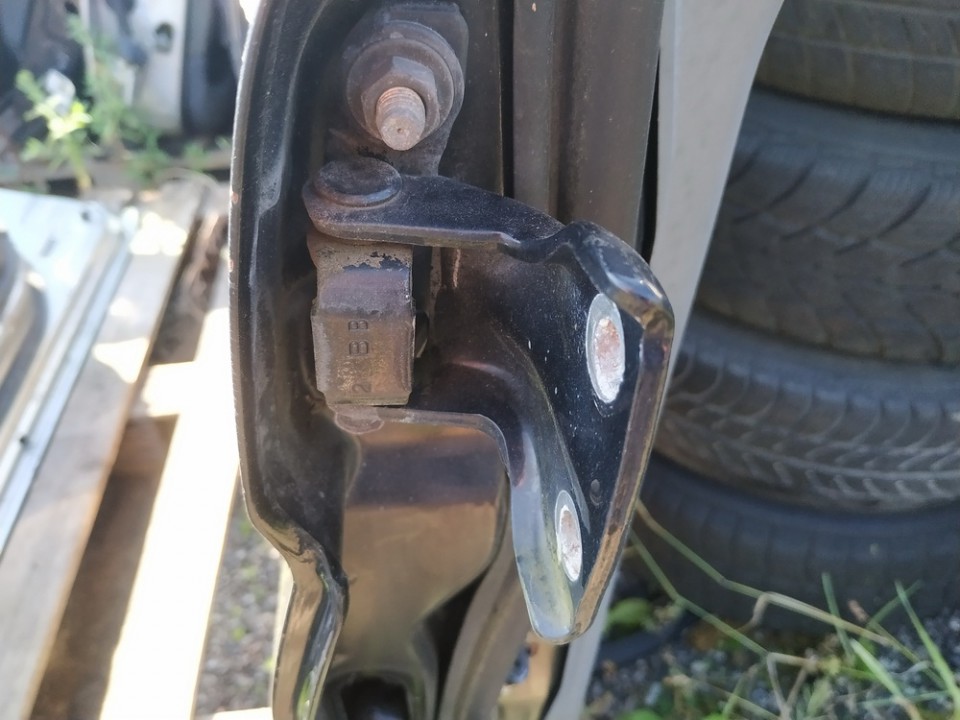 Mitsubishi Pajero 2002 Zawias tylnych drzwi - TYLNE