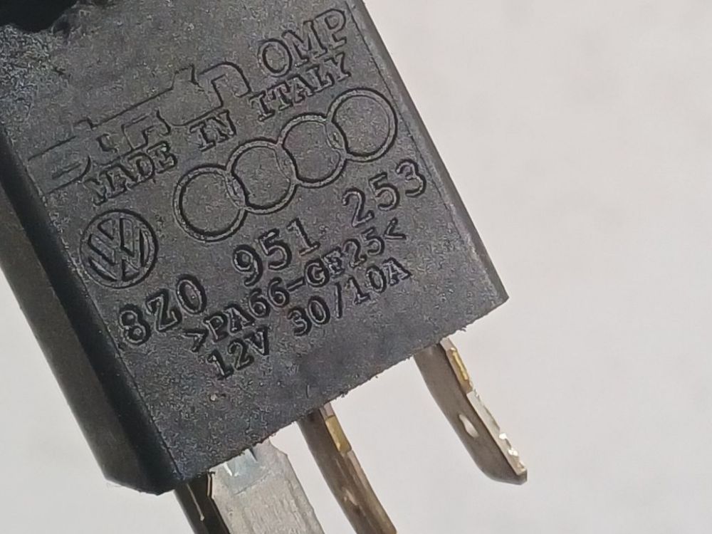 8Z0951253 Audi A6 2005 Relay module - Thumbnail 4