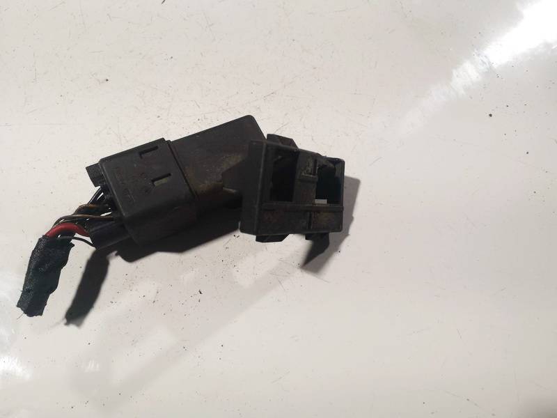 038907281D Skoda Octavia 2013 Glow plug relay