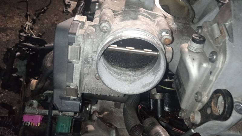 06E133062G Audi A7 2010 Suurella Virtaamalla Varustettu Kaasuläpän