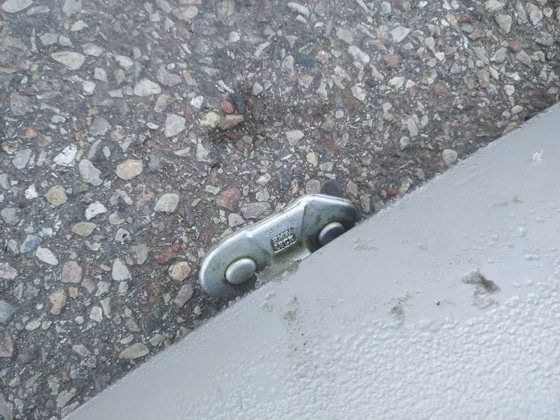 BMW 1-Series 2005 Hood Hinges - REAR LEFT - Thumbnail 2