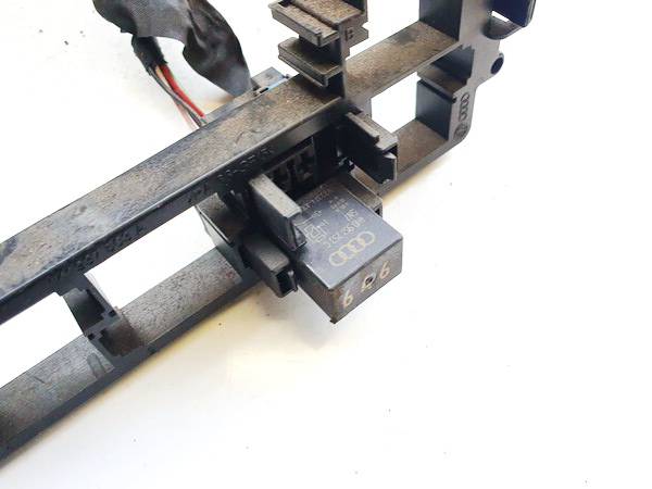 4H0951253C Volkswagen Passat 2013 RELÉ PARA AUTOMÓVIL - Thumbnail 2