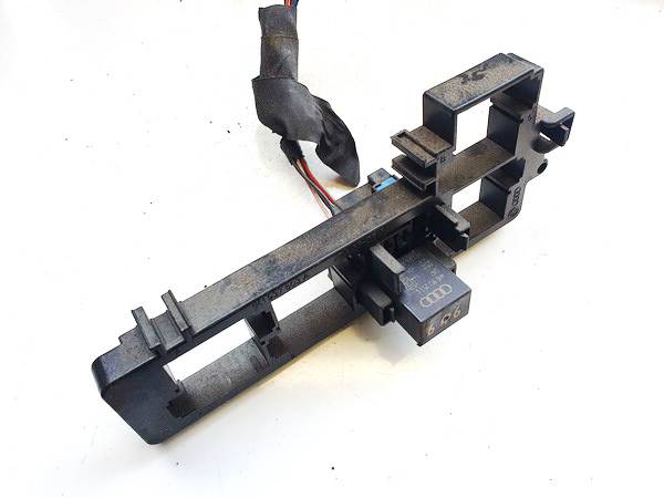 4H0951253C Volkswagen Passat 2013 Relay module