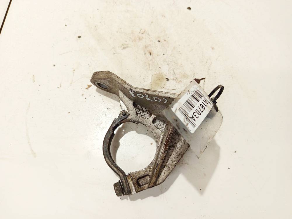 8200371715 Renault Megane 2010 Engine Mount Bracket and Gearbox Mount Bracket