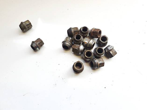 Ford Focus 2004 Vehicle Wheel Nuts kit