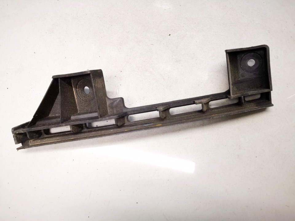 1T0807890B Volkswagen Touran 2003 Puskurin kiinnike - EDESSÄ OIKEALLA