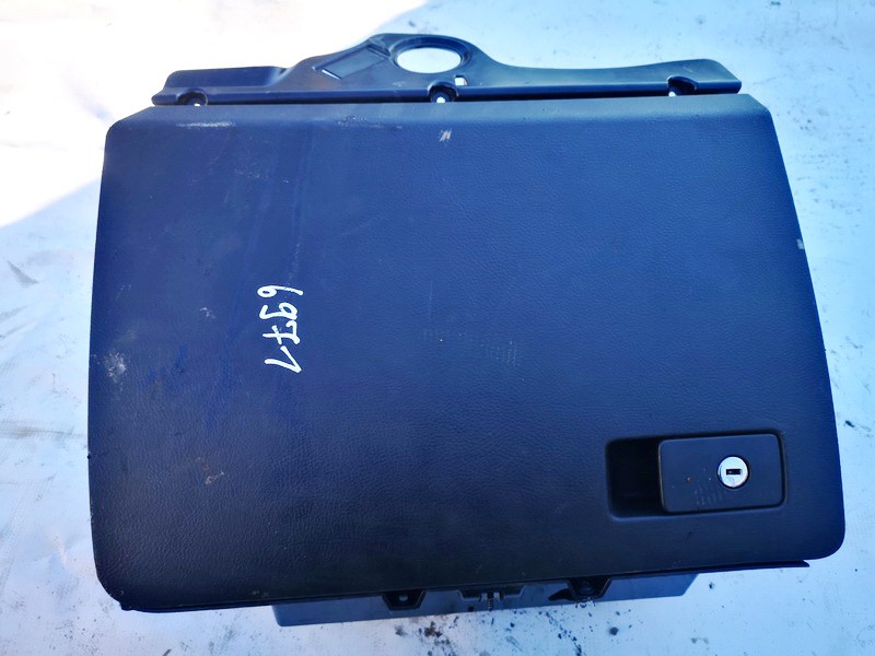 3C1857101 Volkswagen Passat 2006 Glove Box Assembly