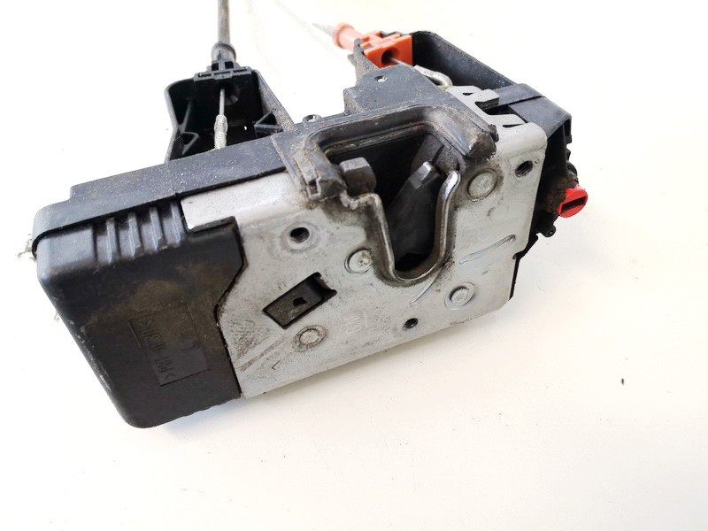 24414134DS Opel Astra 2004 Oven Lukko - EDESSÄ VASEMMALLA