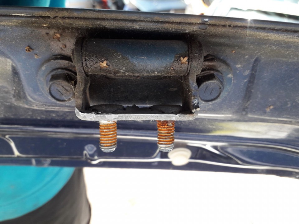 Toyota Corolla Verso 2005 Hood Hinges - REAR LEFT