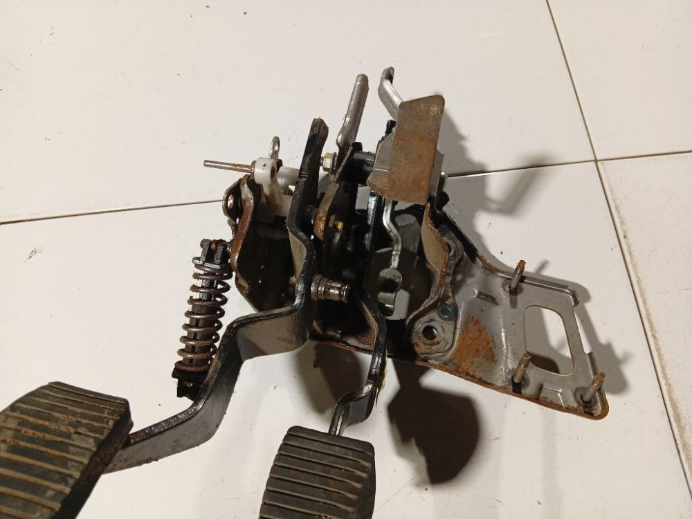 Citroen C4 Picasso 2008 Pedal work, Brake pedal, Pedal bracket, Clutch pedal - Thumbnail 3