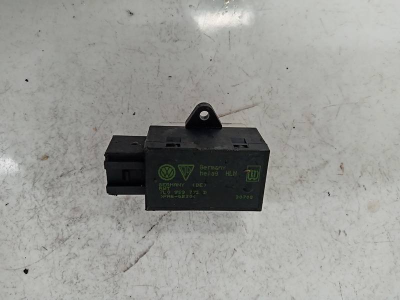 7L0959772 Volkswagen Touareg 2005 Relay module