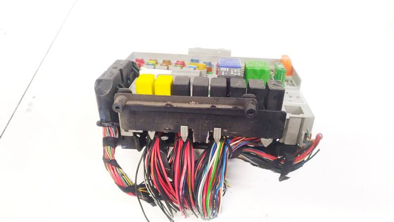 24412497 Opel Zafira 2003 Fuse box
