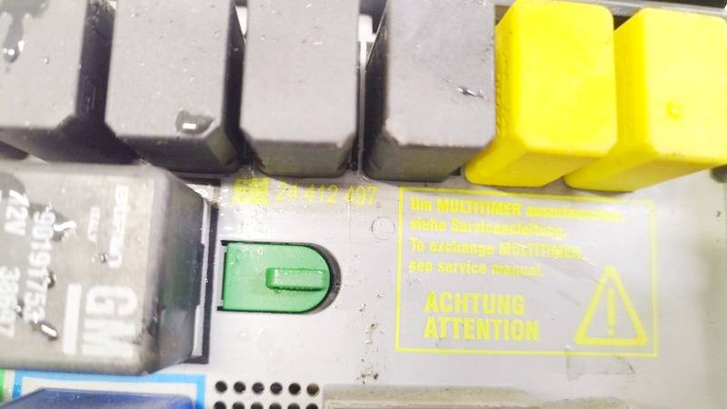 24412497 Opel Zafira 2003 Fuse box - Thumbnail 2