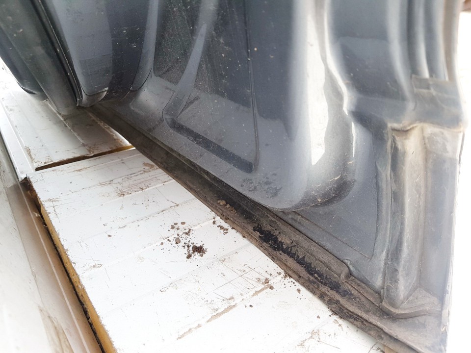 PILKA Volkswagen Touareg 2005 Etuovi - EDESSÄ OIKEALLA - Thumbnail 3