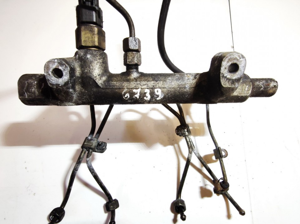 used used Fuel injector rail (injectors)(Fuel distributor) Opel Meriva