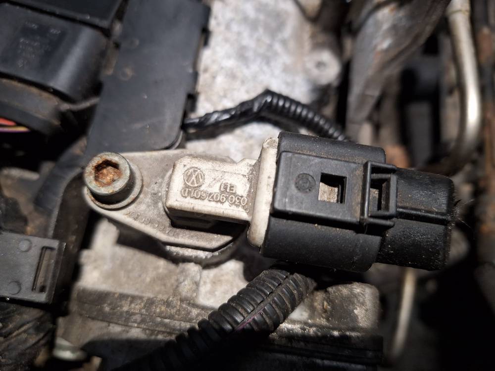 030907601D Volkswagen Golf 2004 Camshaft position sensor