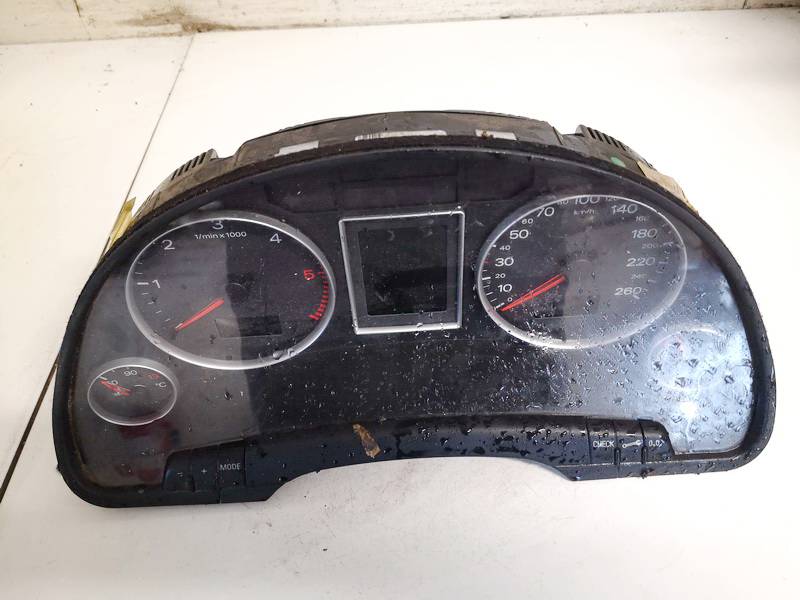 8E0920901D Audi A4 2006 Spidometras - prietaisu skydelis