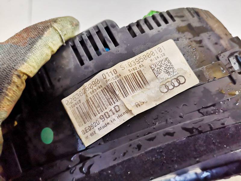 8E0920901D Audi A4 2006 Spidometras - prietaisu skydelis - Thumbnail 4