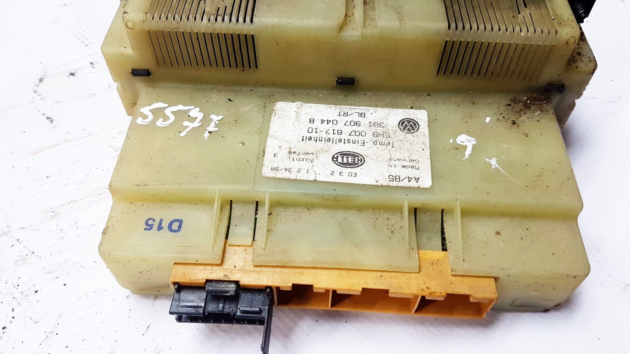 3B1907044A Volkswagen Passat 1998 Climate Control Panel (heater control switches) - Thumbnail 2